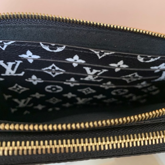 ❤️❤️SOLD❤️❤️Louis Vuitton Jungle pochette bag - Picture 5 of 11